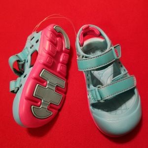 Striderite Made 2 Play Toddler shoes size 8